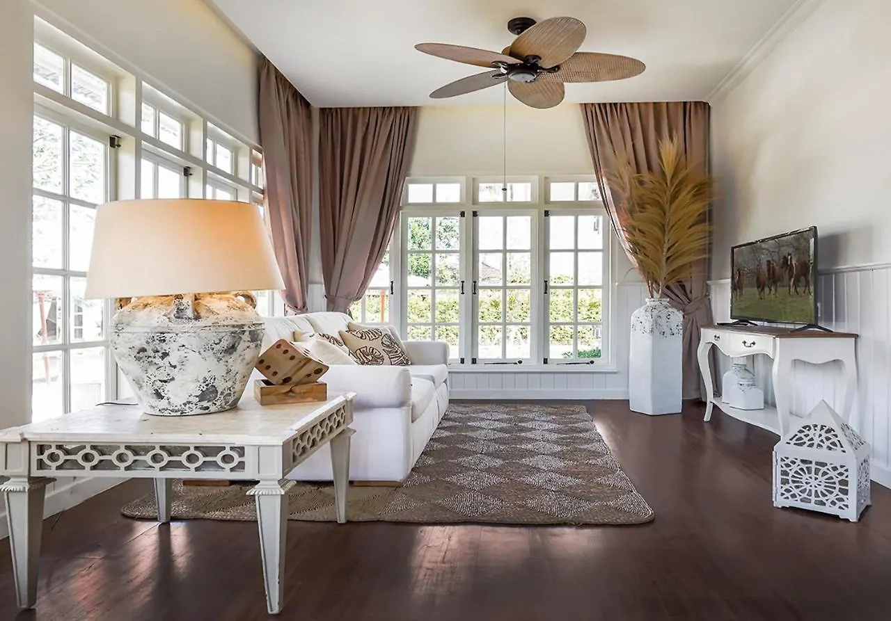 Villa Symphony White By Balisuperhost Ουμπούντ