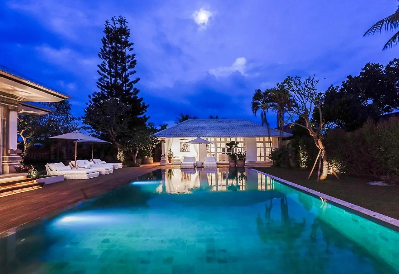 Villa Symphony White By Balisuperhost Ουμπούντ