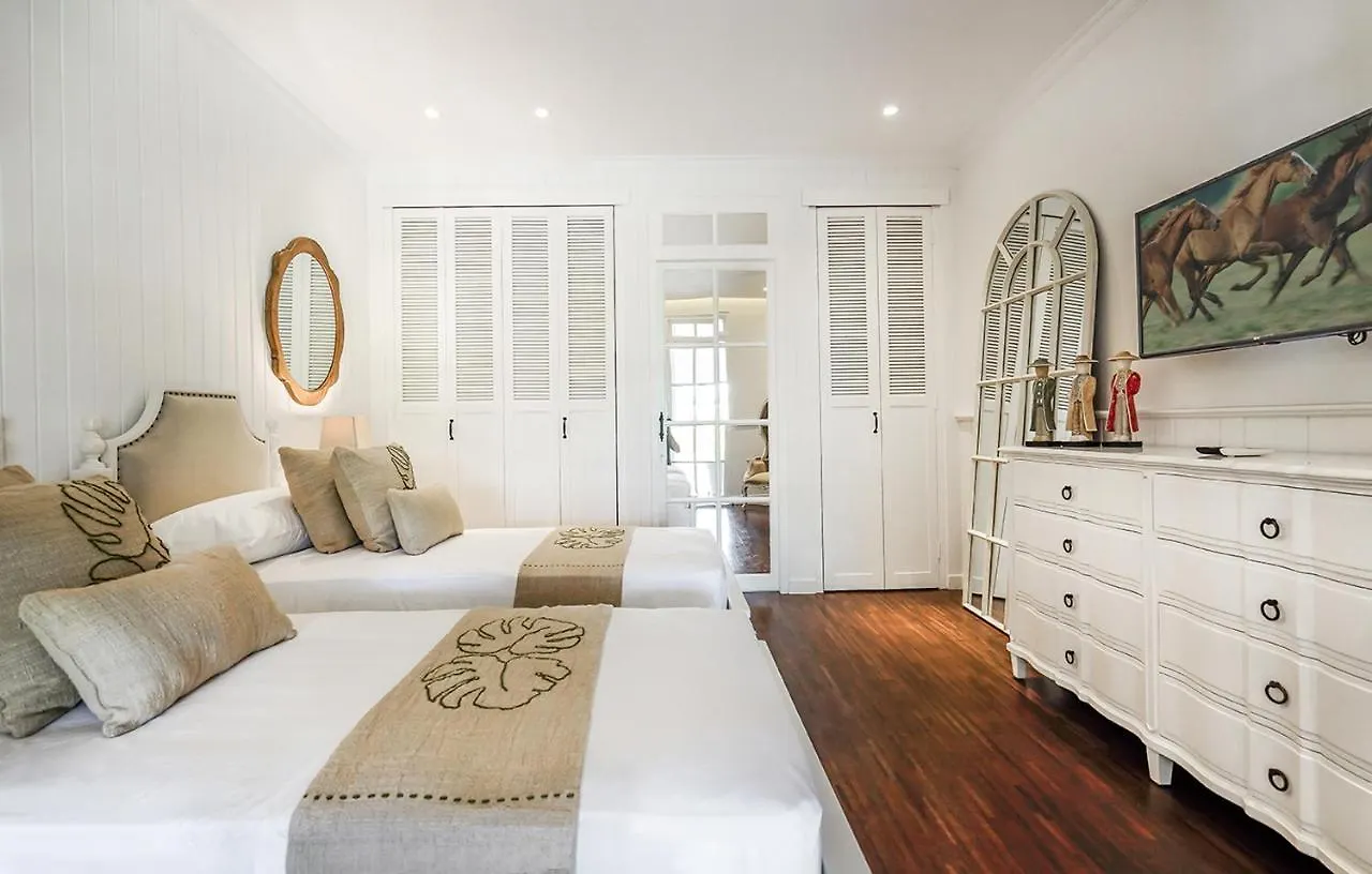 Villa Symphony White By Balisuperhost Ουμπούντ