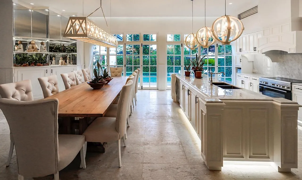 Villa Symphony White By Balisuperhost Ουμπούντ